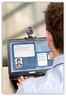 why shoppers use chat features online