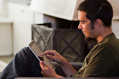 man doing online press release