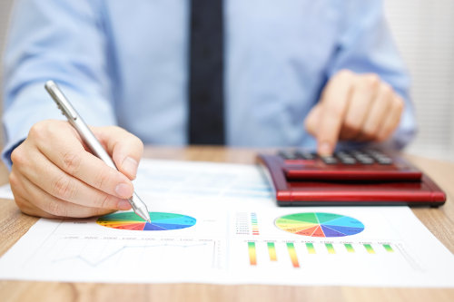 Businessman creates financial plan