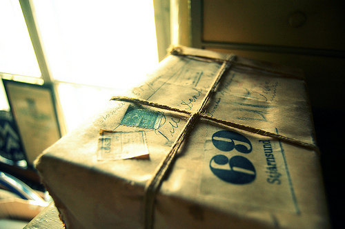 Shipping package delivery