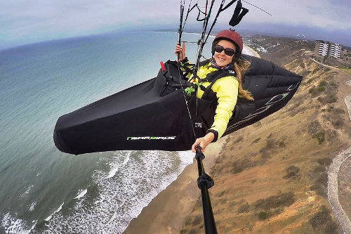 Paraglider doing live streaming