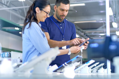 Helpful salesperson enhances customer experience
