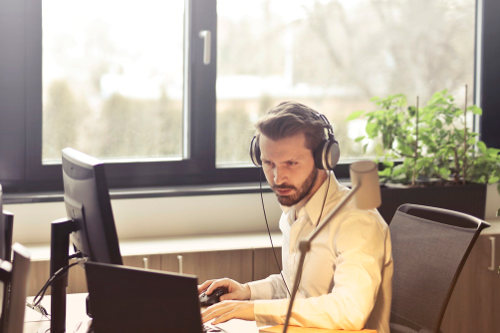 Phone answering service