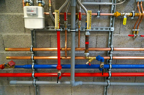 Tips to run a new pipe repair business.