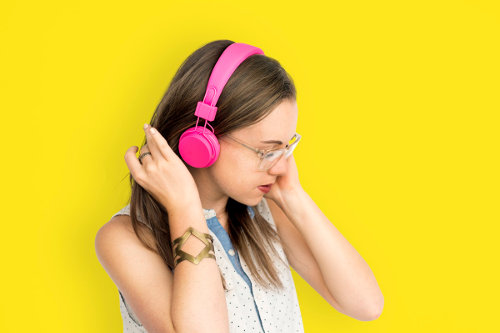 Flashy headphone girl