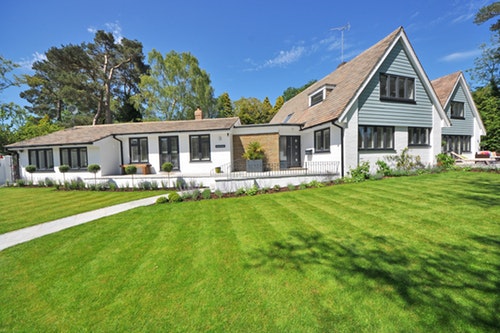 Gorgeous house with large lawn