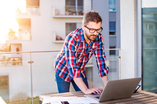 Managing online business