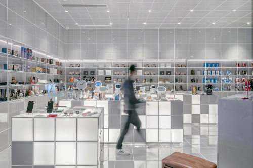 Gadget store layout