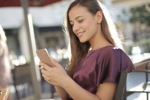 Customer communicating with AI chatbot