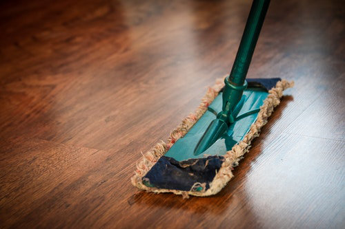 Store cleaning service