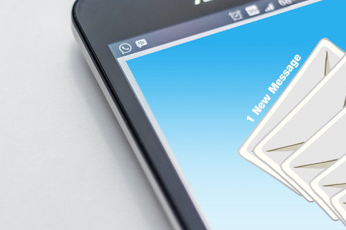 Viewing email on smartphone