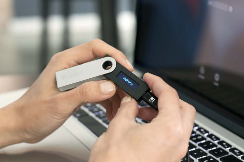 Ledger Nano cryptocurrency cold storage
