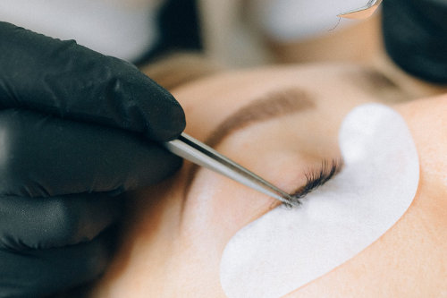 Applying lash