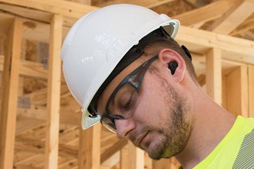 Worker wearing 3M glasses