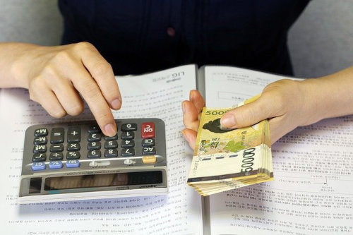 Debt refinancing using personal loan