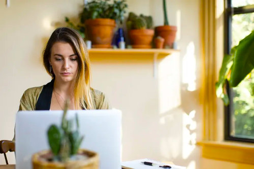 Virtual employee working from home