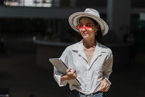 Businesswoman wearing fashion hat