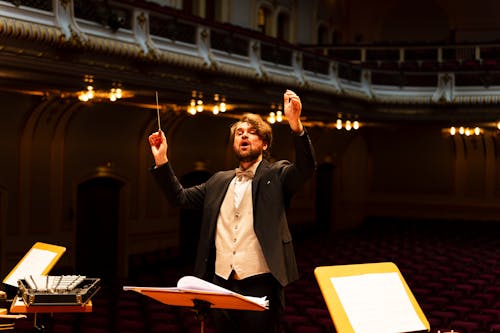 Choir conductor